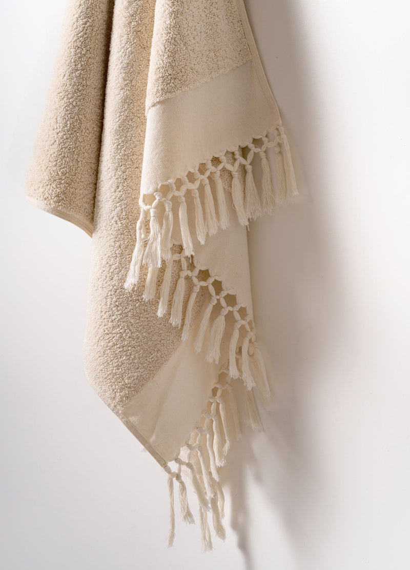 Plush & Bare Bath Towel In Ecru