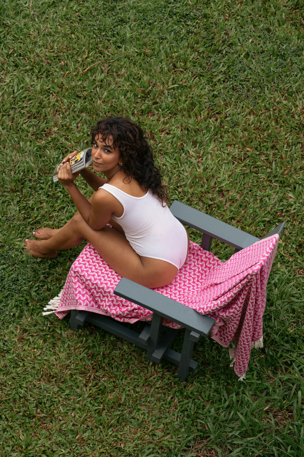 Silent Ripple Pure Cotton Bath & Beach Towel In Dark Pink