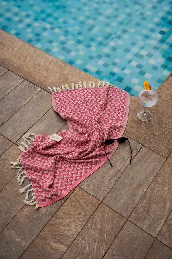 Silent Ripple Hand Towel In Dark Pink