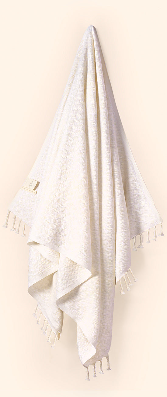 Modern Love Pure Cotton Bath Towel In Cream